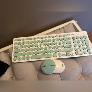 Wireless keyboard & Mouse